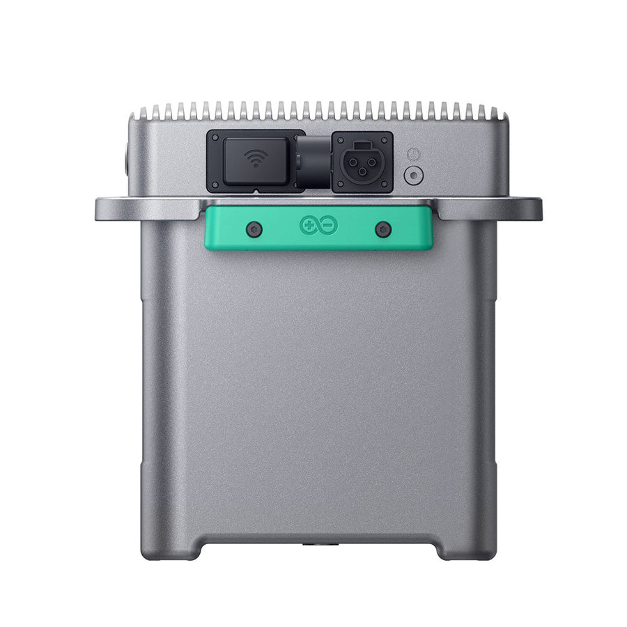 Zendure SolarFlow 800 Plus balcony solar battery storage with dual MPPT in a compact housing